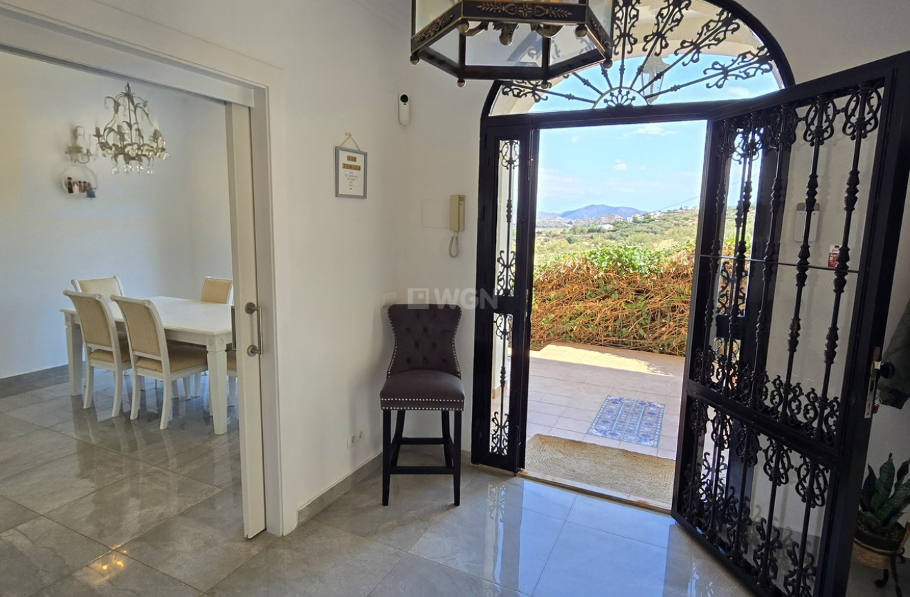 Resale - Villa - Los Romanes - Inland