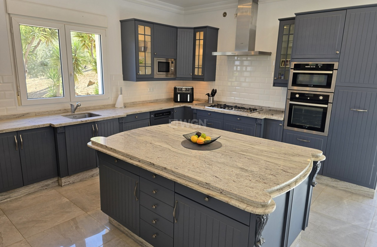 Resale - Villa - Los Romanes - Inland