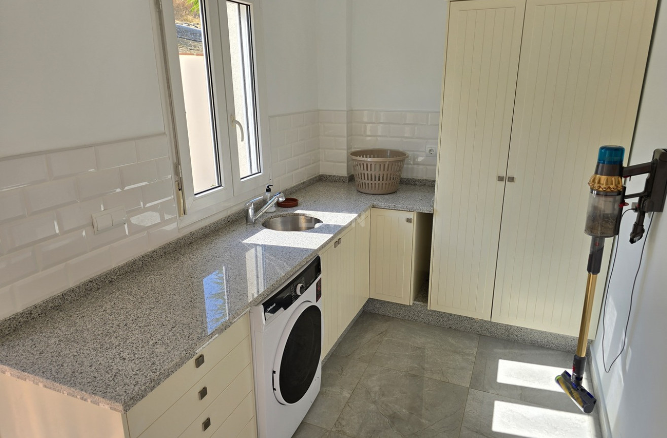 Resale - Villa - Los Romanes - Inland