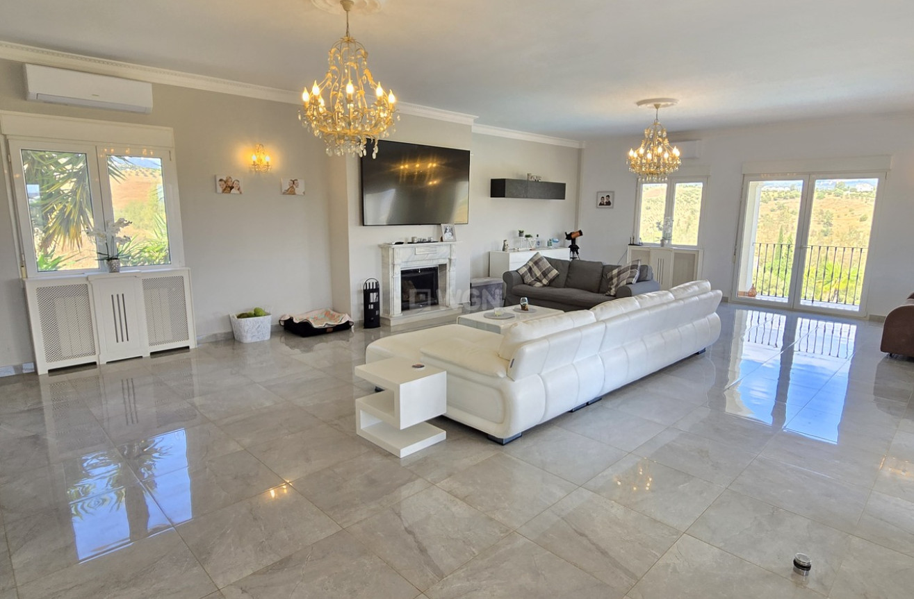 Resale - Villa - Los Romanes - Inland