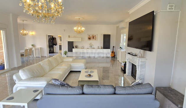 Resale - Villa - Los Romanes - Inland