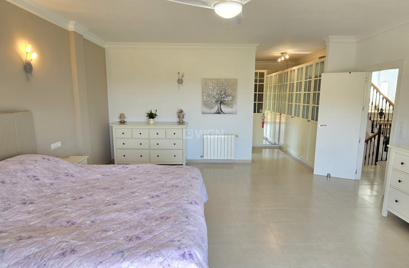 Resale - Villa - Los Romanes - Inland