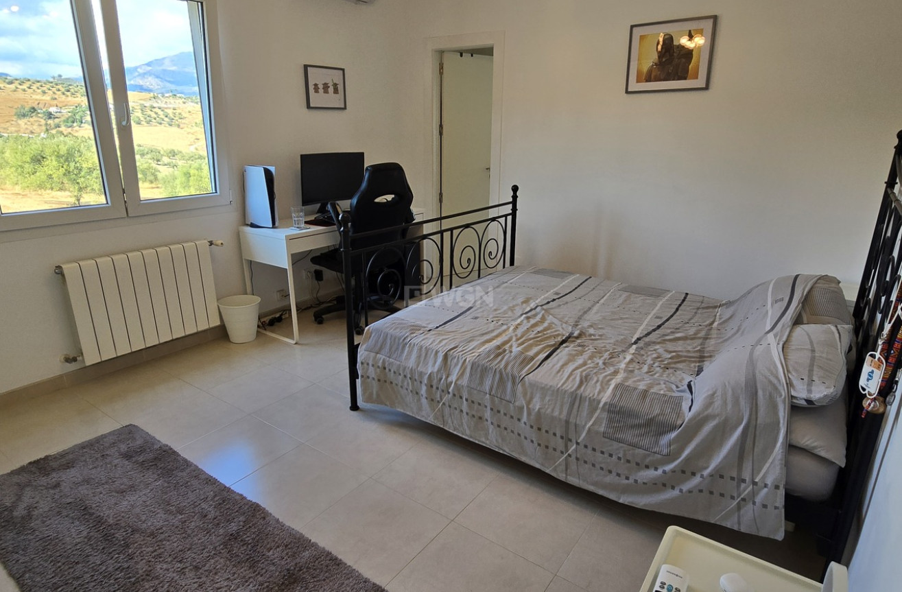 Resale - Villa - Los Romanes - Inland