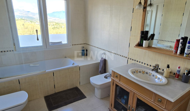 Resale - Villa - Los Romanes - Inland