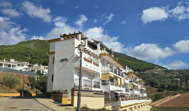 Odsprzedaż - Mieszkanie w bloku - Alcaucín - Inland