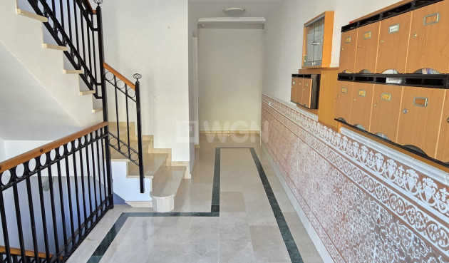 Odsprzedaż - Mieszkanie w bloku - Alcaucín - Inland