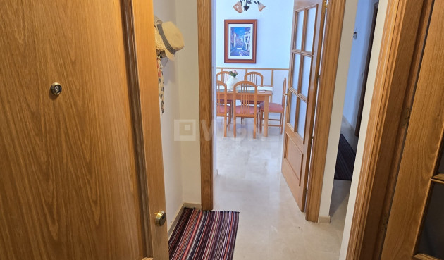 Odsprzedaż - Mieszkanie w bloku - Alcaucín - Inland