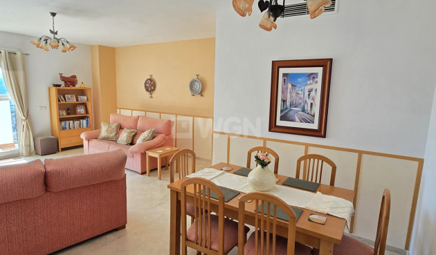 Odsprzedaż - Mieszkanie w bloku - Alcaucín - Inland