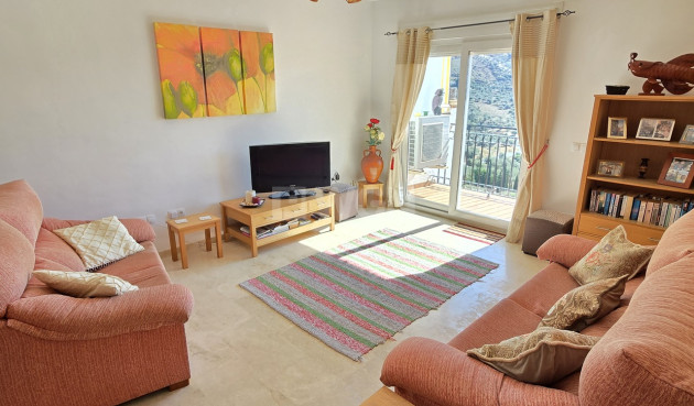 Odsprzedaż - Mieszkanie w bloku - Alcaucín - Inland