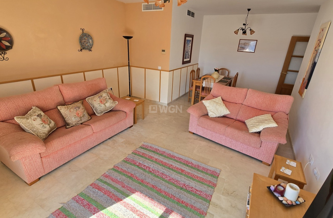 Odsprzedaż - Mieszkanie w bloku - Alcaucín - Inland