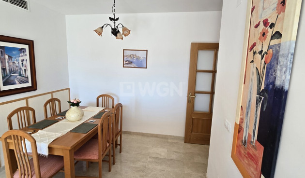 Odsprzedaż - Mieszkanie w bloku - Alcaucín - Inland