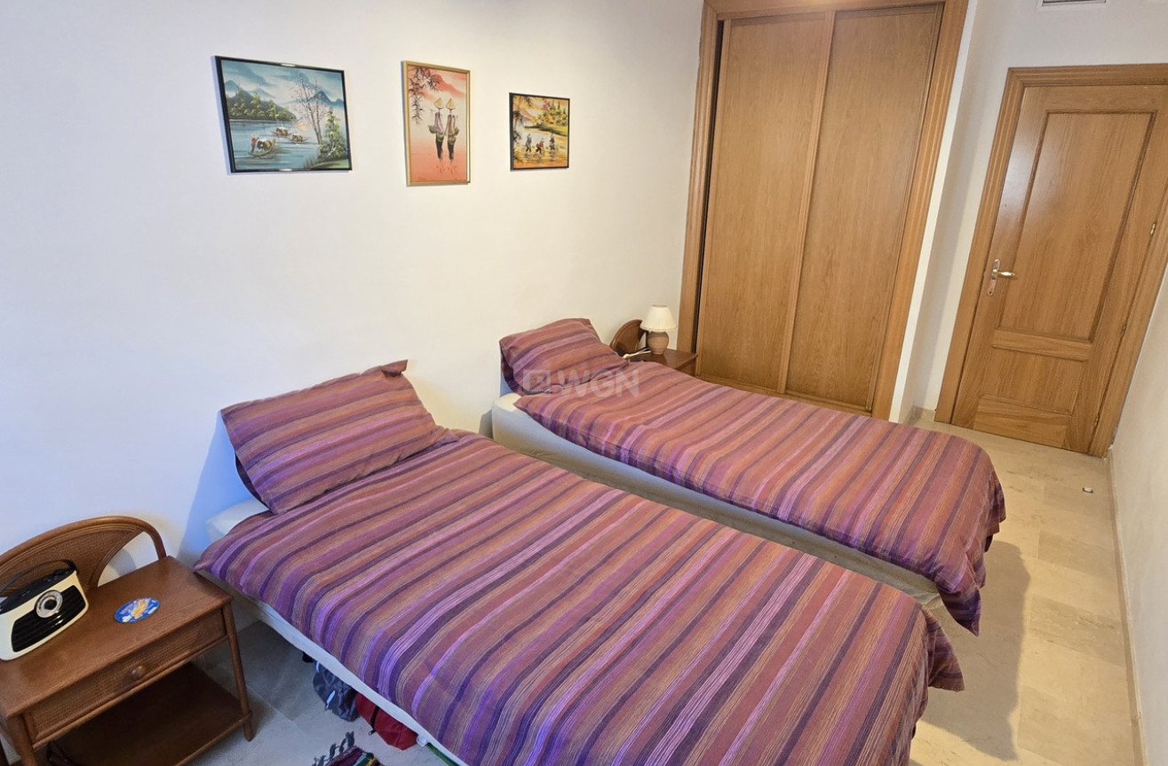 Odsprzedaż - Mieszkanie w bloku - Alcaucín - Inland