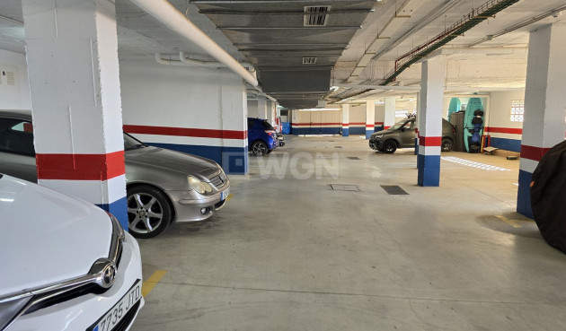 Odsprzedaż - Mieszkanie w bloku - Alcaucín - Inland