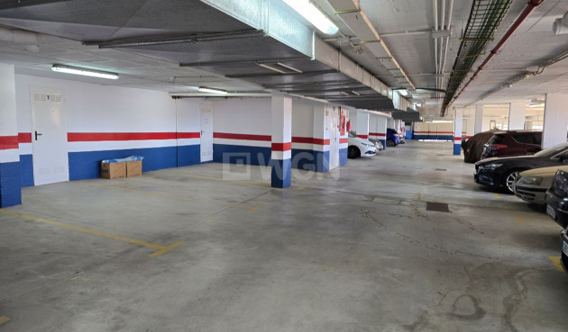 Odsprzedaż - Mieszkanie w bloku - Alcaucín - Inland