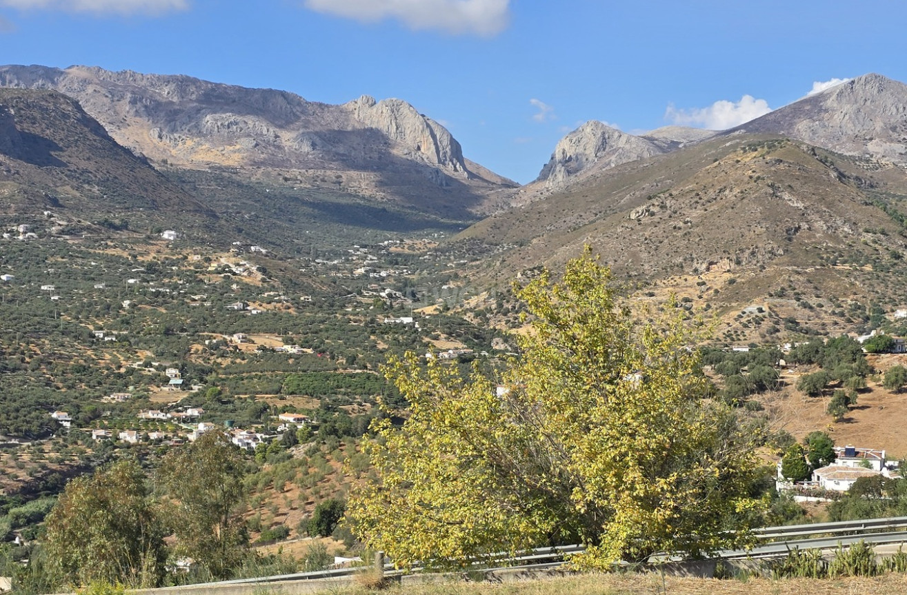 Odsprzedaż - Mieszkanie w bloku - Alcaucín - Inland