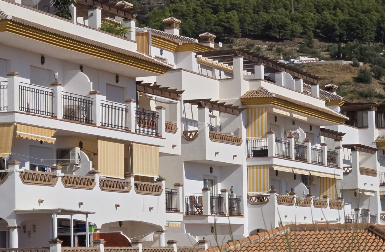 Odsprzedaż - Mieszkanie w bloku - Alcaucín - Inland