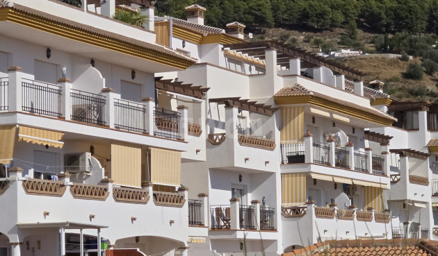 Odsprzedaż - Mieszkanie w bloku - Alcaucín - Inland