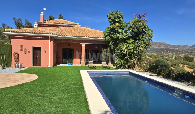 Odsprzedaż - Villa - Vinuela - Inland