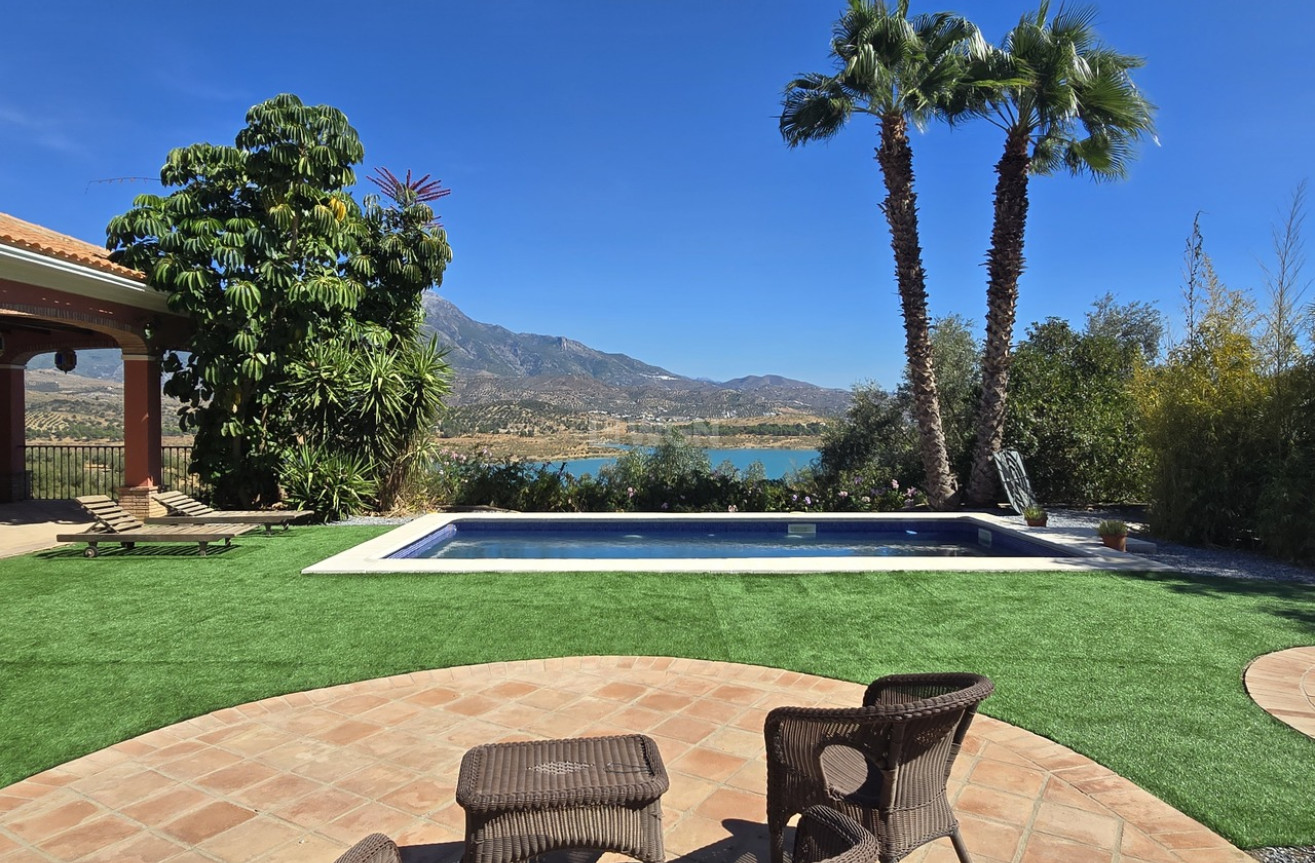 Odsprzedaż - Villa - Vinuela - Inland