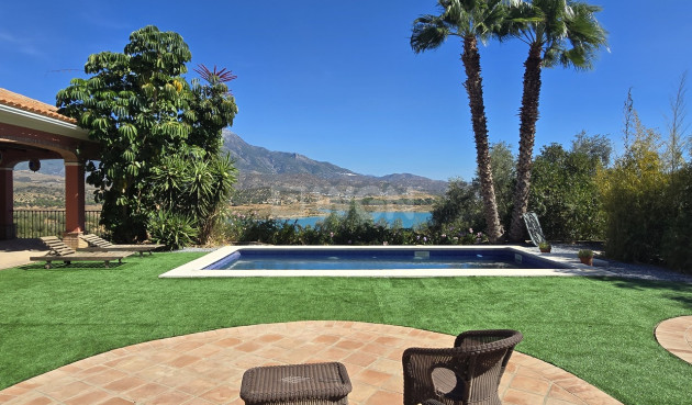 Odsprzedaż - Villa - Vinuela - Inland