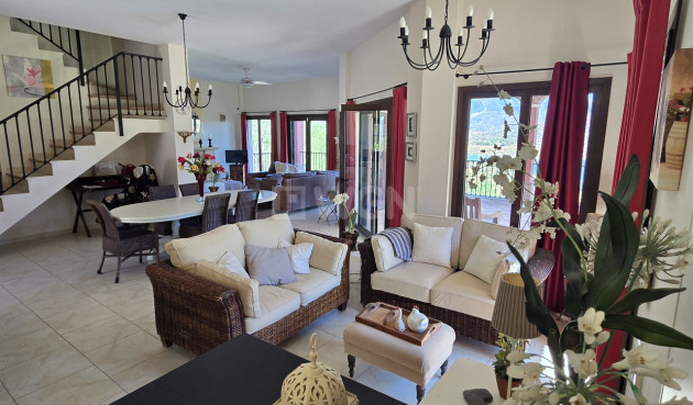 Odsprzedaż - Villa - Vinuela - Inland