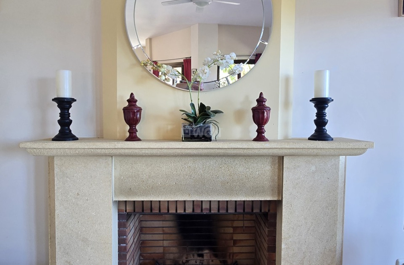 Odsprzedaż - Villa - Vinuela - Inland