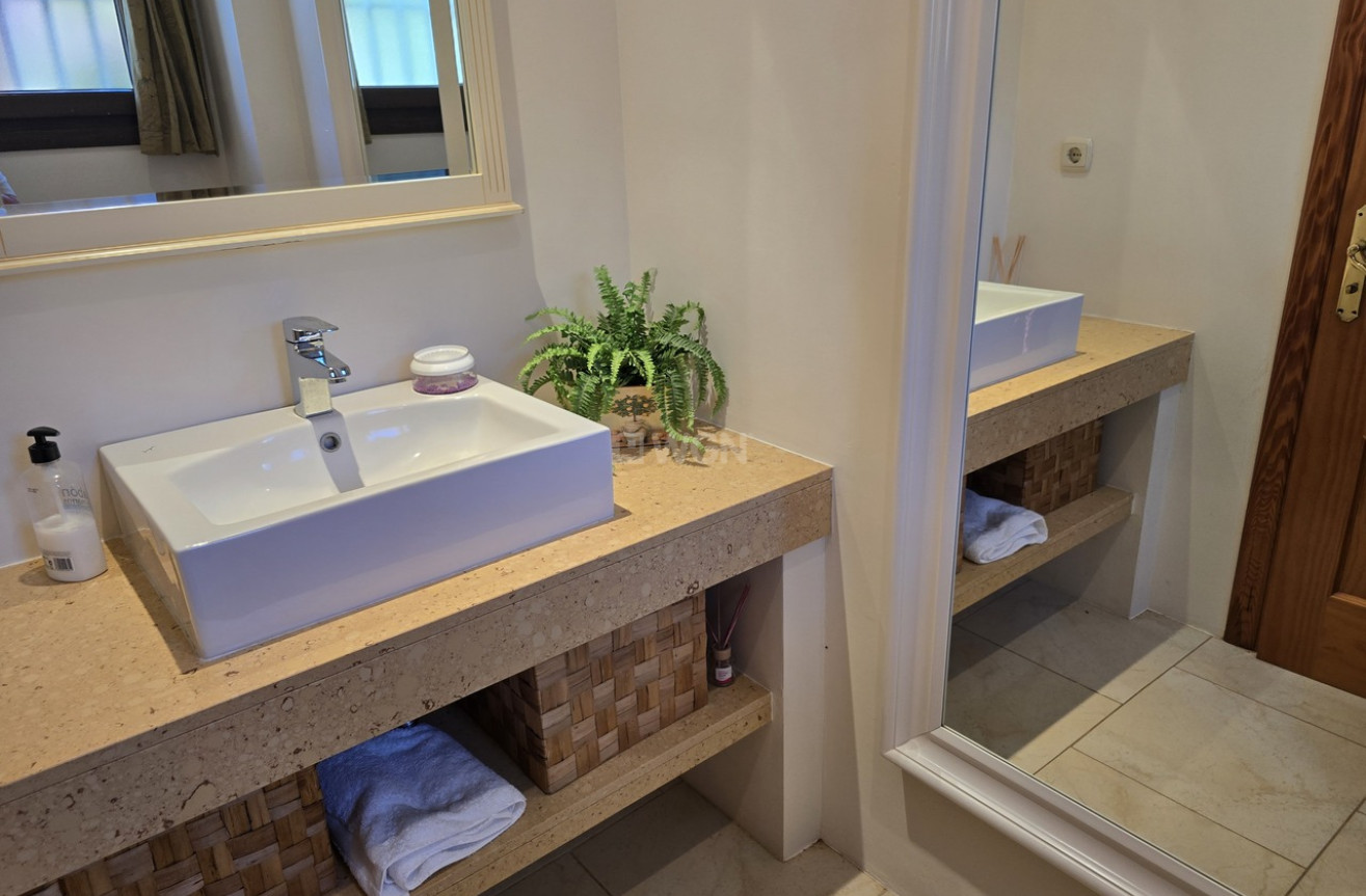 Odsprzedaż - Villa - Vinuela - Inland