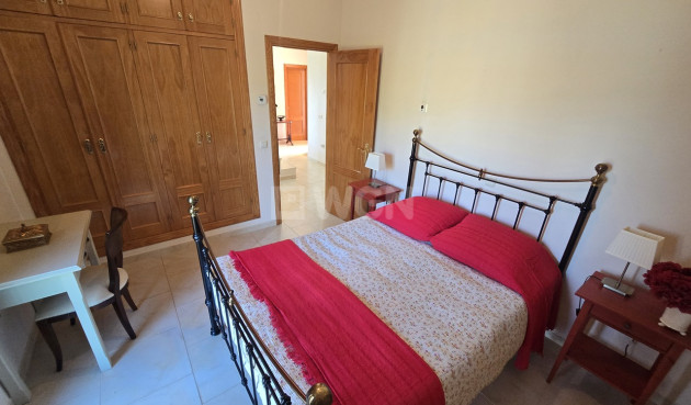 Odsprzedaż - Villa - Vinuela - Inland