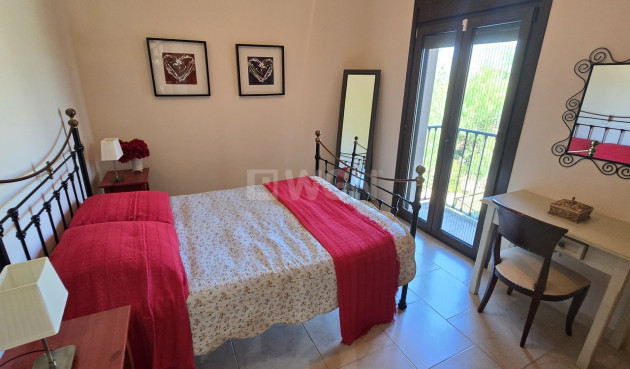 Odsprzedaż - Villa - Vinuela - Inland