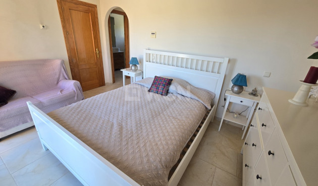 Odsprzedaż - Villa - Vinuela - Inland