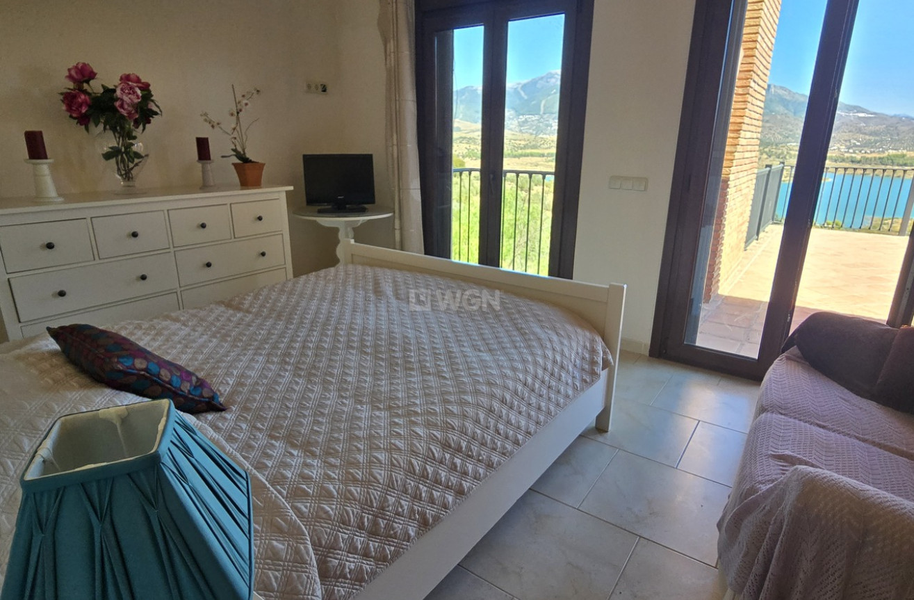 Odsprzedaż - Villa - Vinuela - Inland