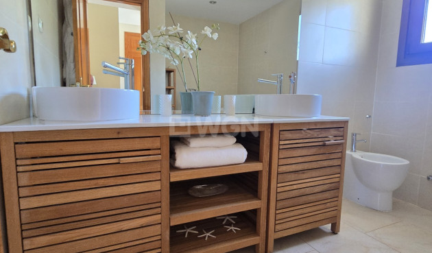 Odsprzedaż - Villa - Vinuela - Inland