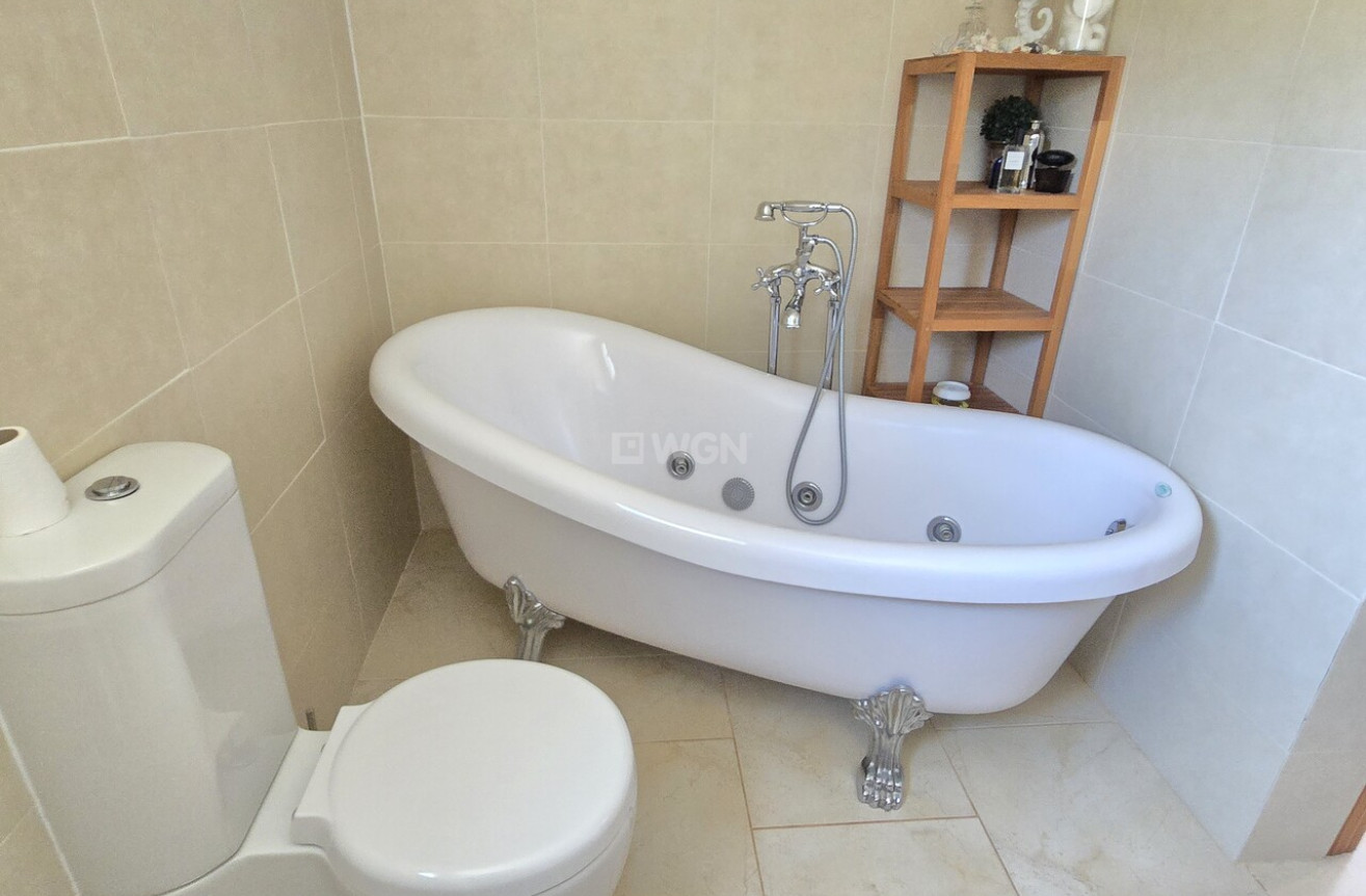 Odsprzedaż - Villa - Vinuela - Inland