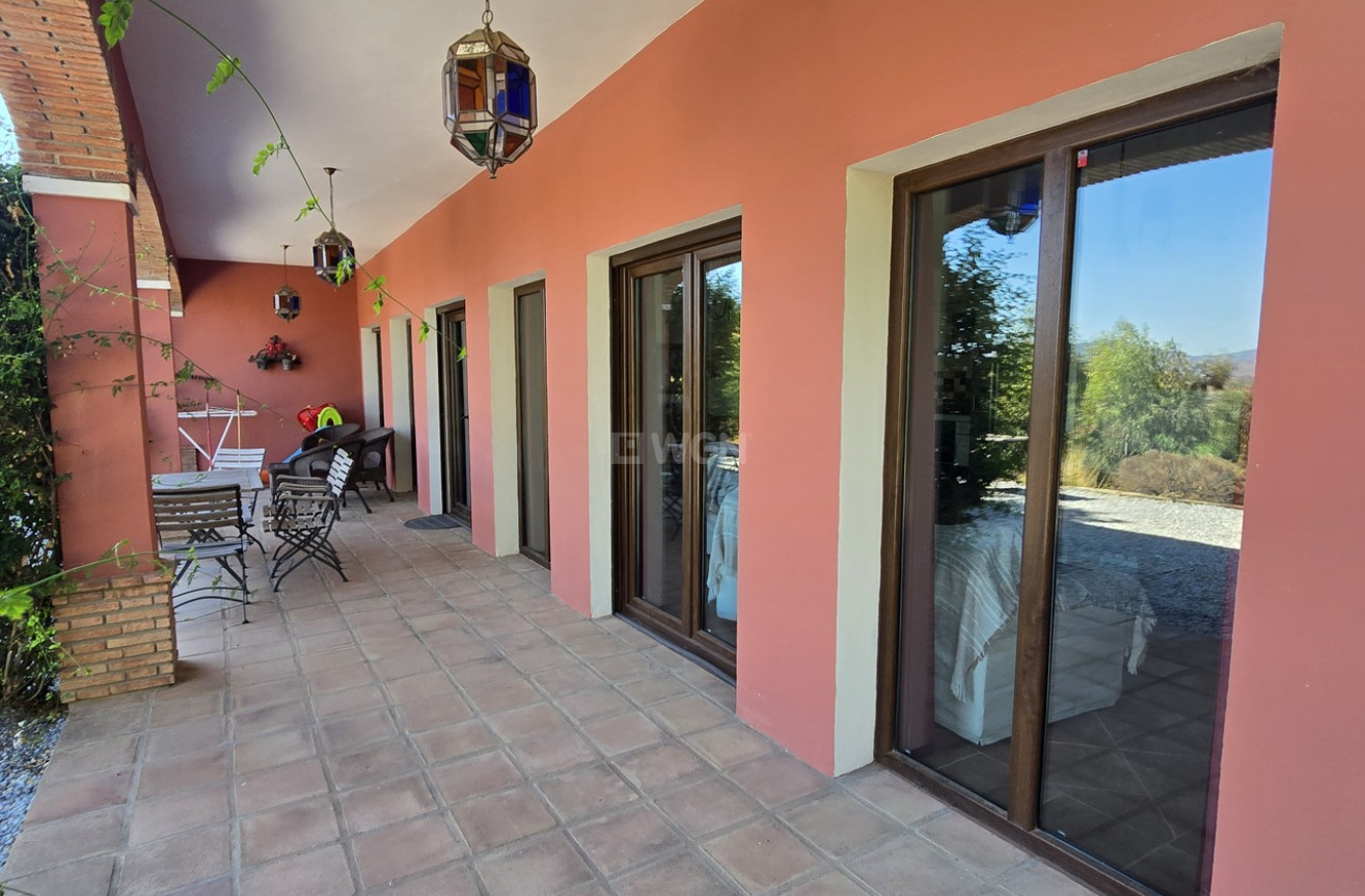 Odsprzedaż - Villa - Vinuela - Inland