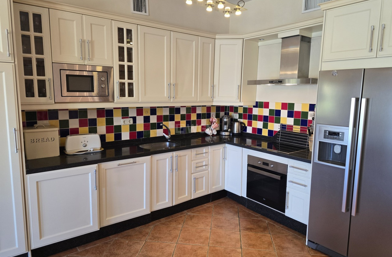 Odsprzedaż - Villa - Vinuela - Inland