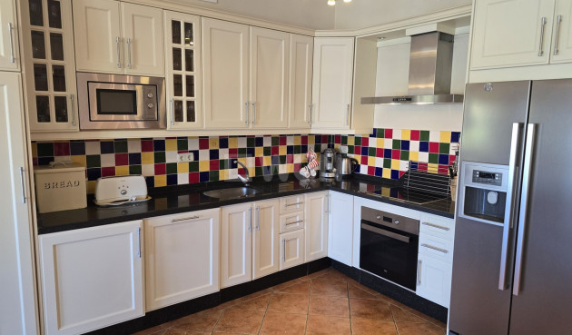 Odsprzedaż - Villa - Vinuela - Inland