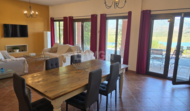 Odsprzedaż - Villa - Vinuela - Inland