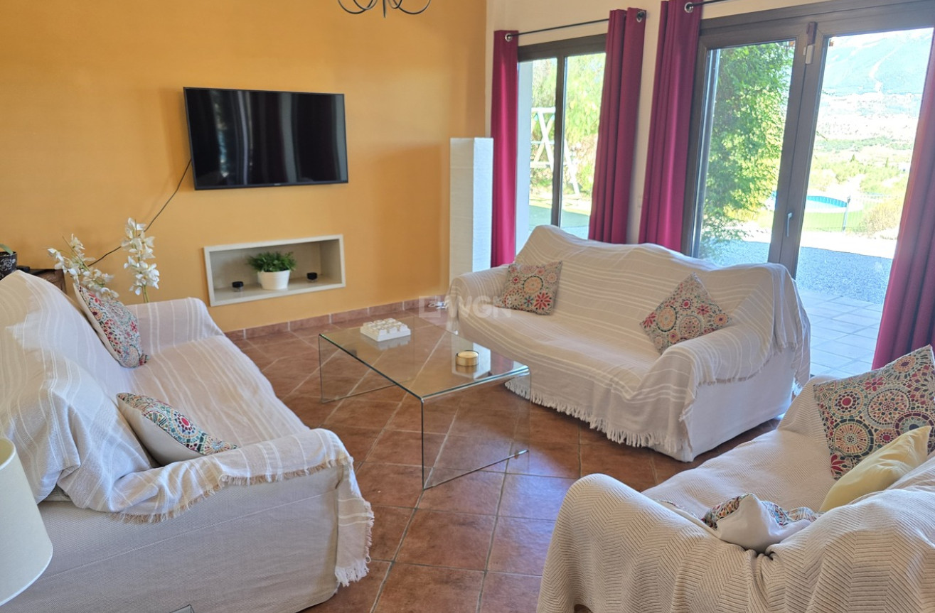 Odsprzedaż - Villa - Vinuela - Inland