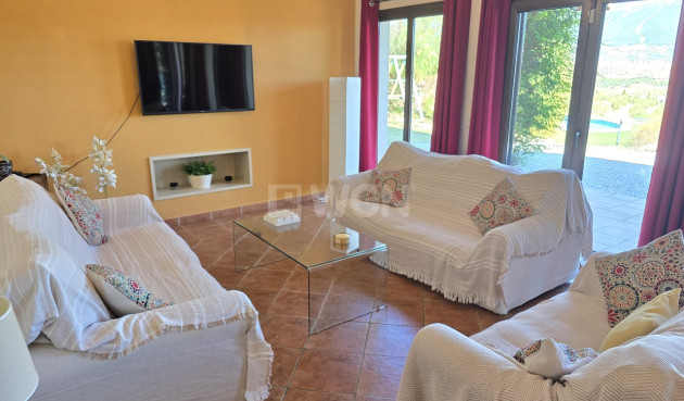 Odsprzedaż - Villa - Vinuela - Inland