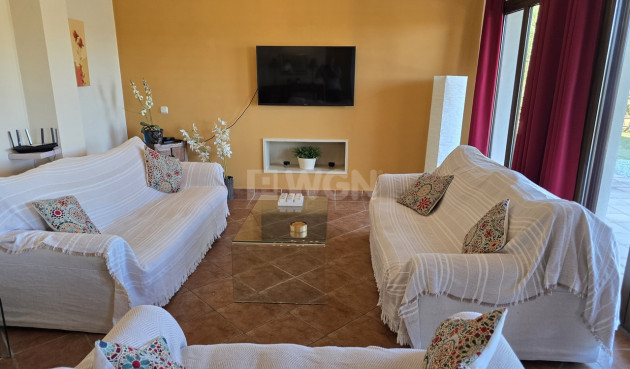 Odsprzedaż - Villa - Vinuela - Inland