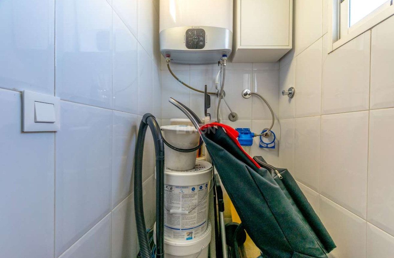 Odsprzedaż - Mieszkanie w bloku - Torrevieja - Costa Blanca