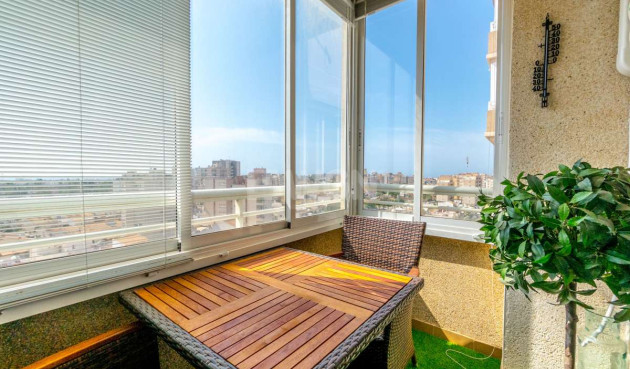 Odsprzedaż - Mieszkanie w bloku - Torrevieja - Costa Blanca