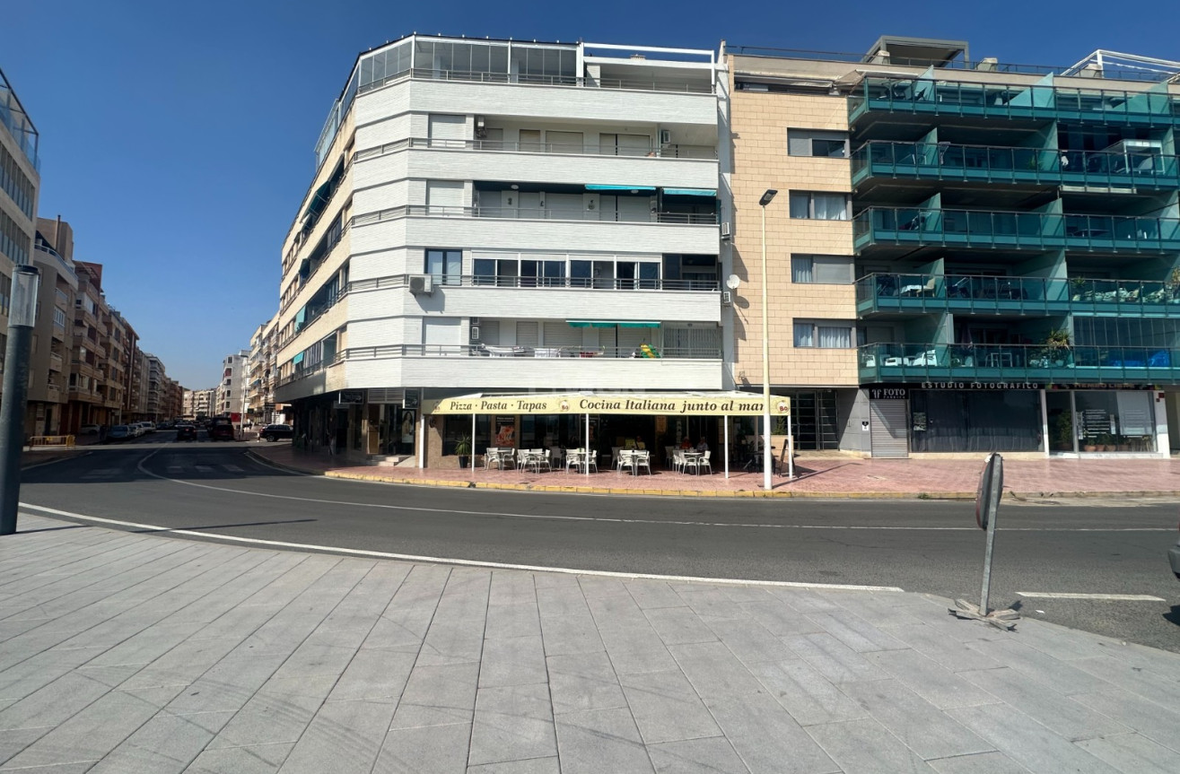 Odsprzedaż - Mieszkanie w bloku - Torrevieja - Costa Blanca