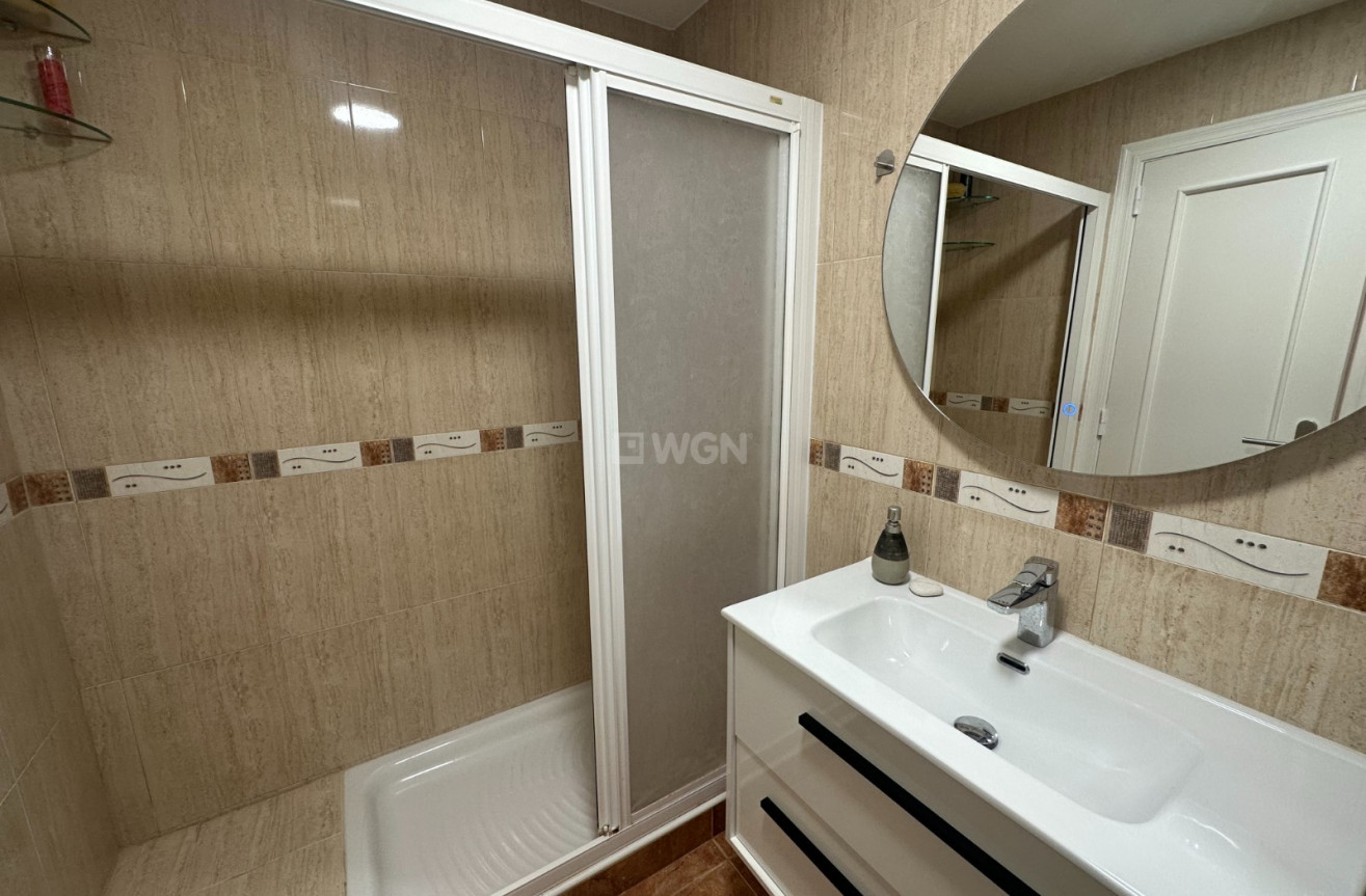 Odsprzedaż - Mieszkanie w bloku - Torrevieja - Costa Blanca