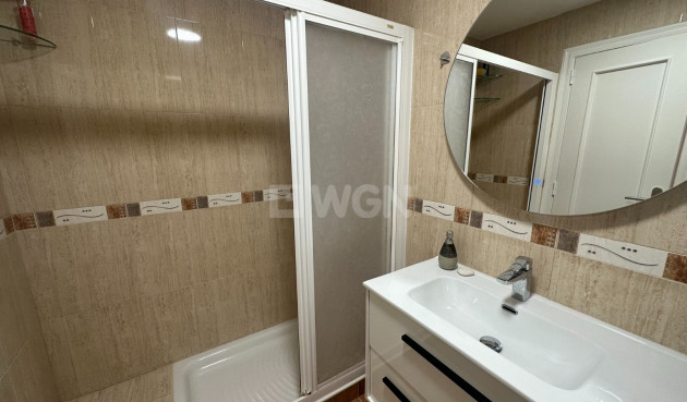 Odsprzedaż - Mieszkanie w bloku - Torrevieja - Costa Blanca