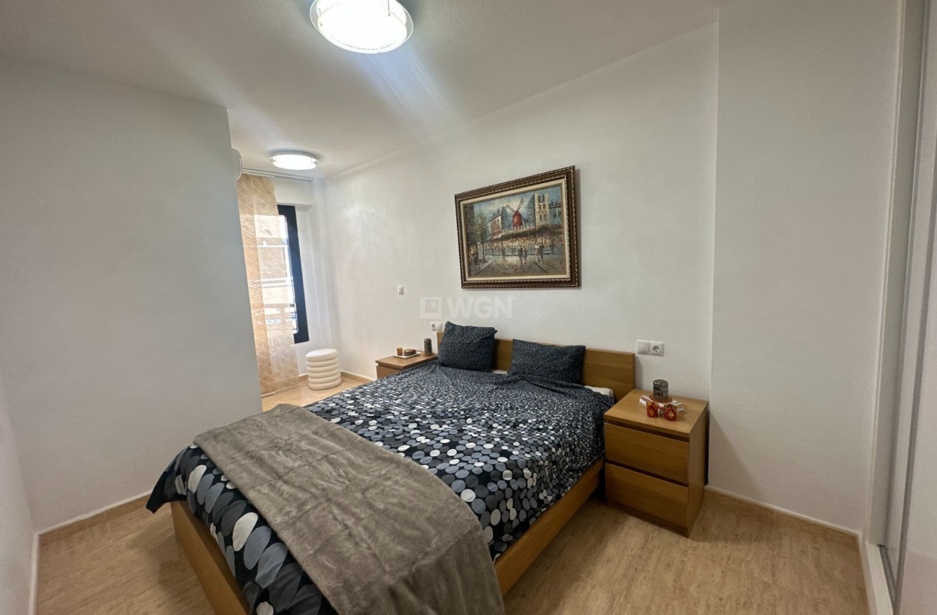 Odsprzedaż - Mieszkanie w bloku - Torrevieja - Costa Blanca