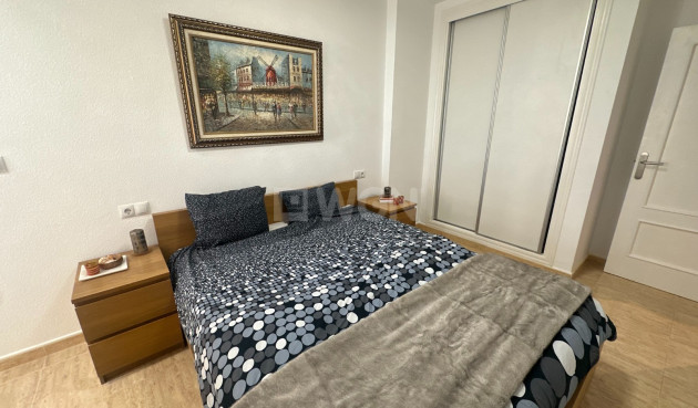 Odsprzedaż - Mieszkanie w bloku - Torrevieja - Costa Blanca