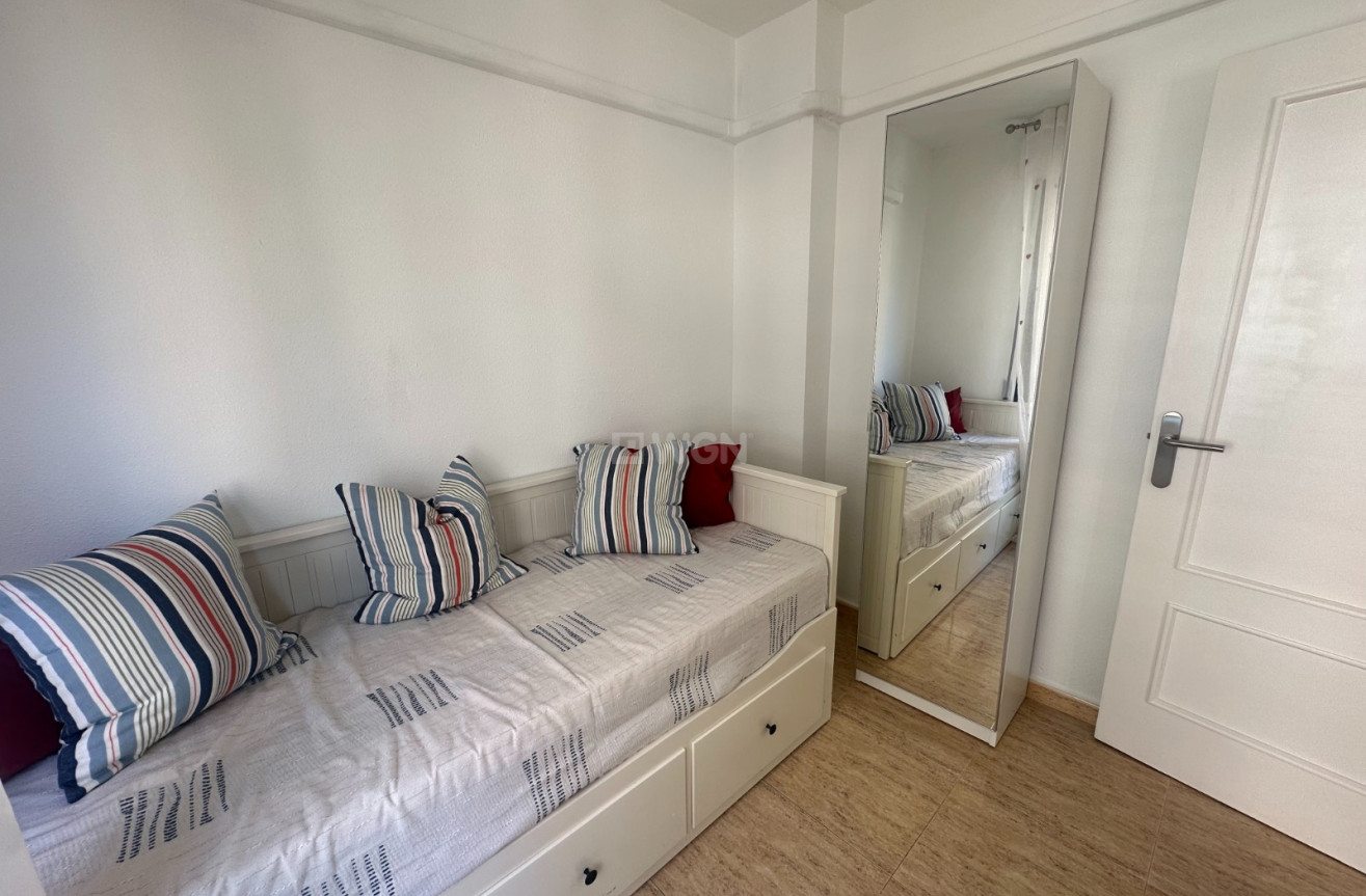 Odsprzedaż - Mieszkanie w bloku - Torrevieja - Costa Blanca