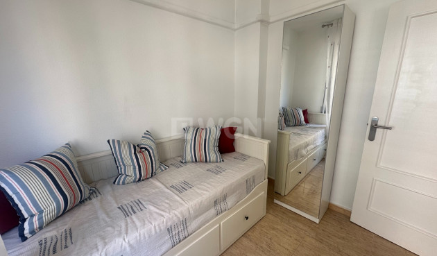 Odsprzedaż - Mieszkanie w bloku - Torrevieja - Costa Blanca