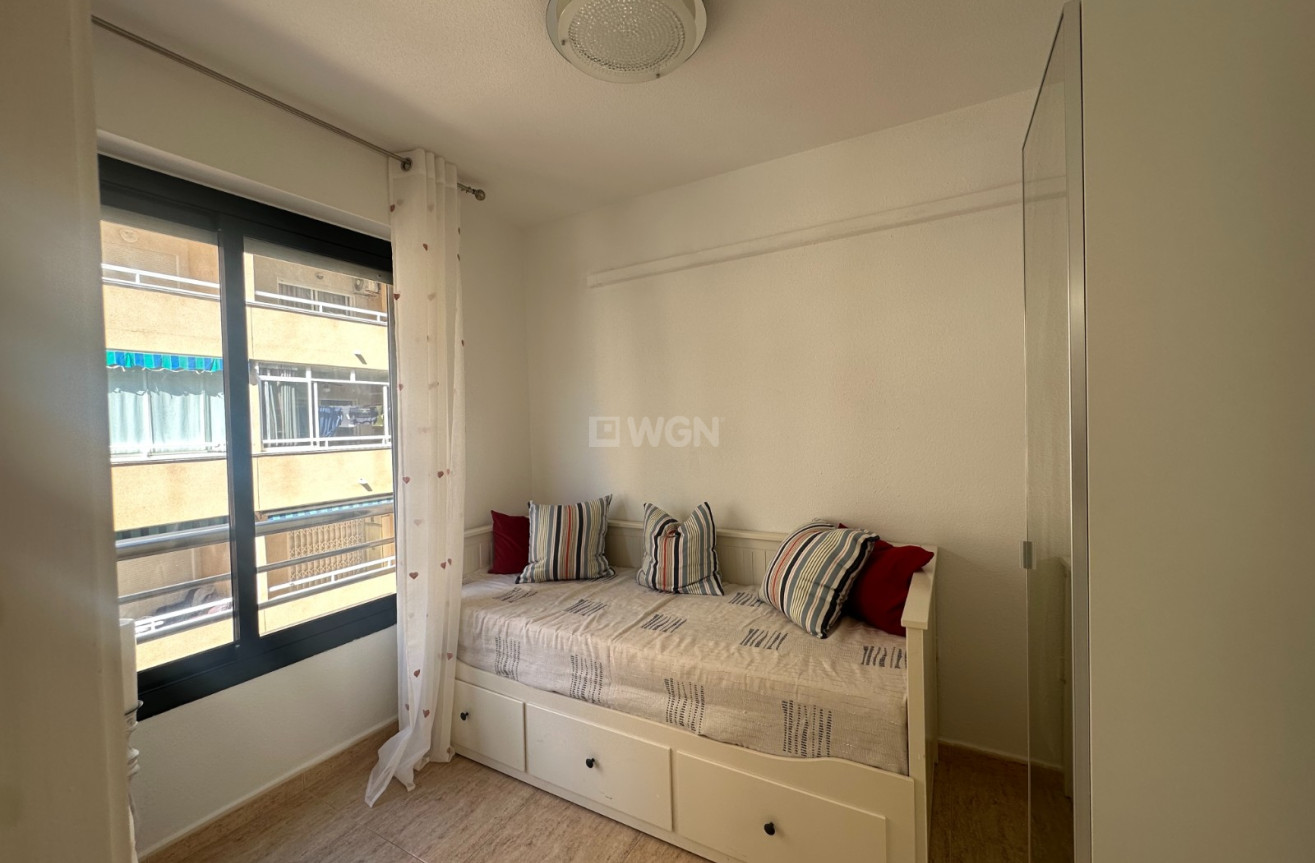 Odsprzedaż - Mieszkanie w bloku - Torrevieja - Costa Blanca